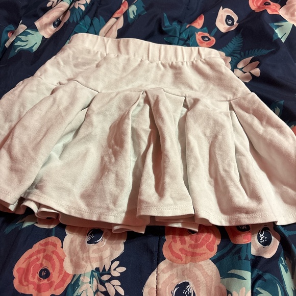 White skort - Picture 1 of 2